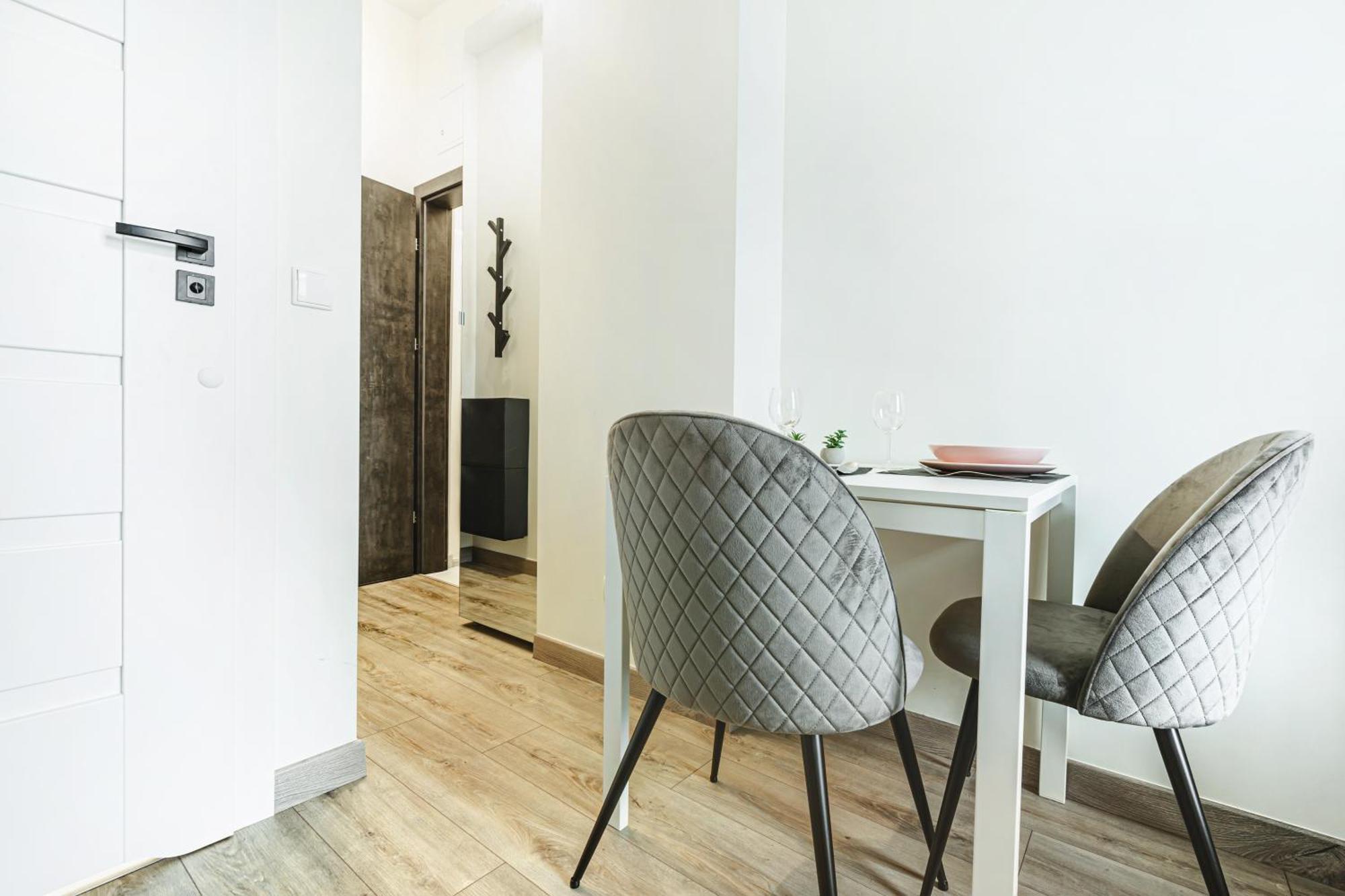Wyjatkowe Apartamenty W Centrum Breslávia Exterior foto